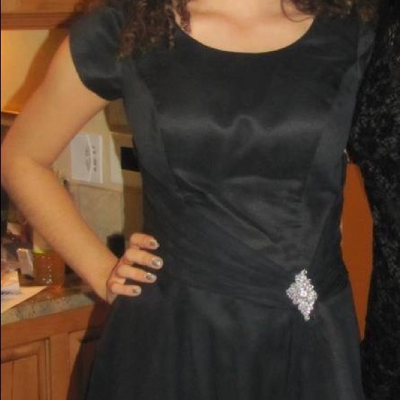 Black Semi-Formal Midi Dress - Picture 2 of 6